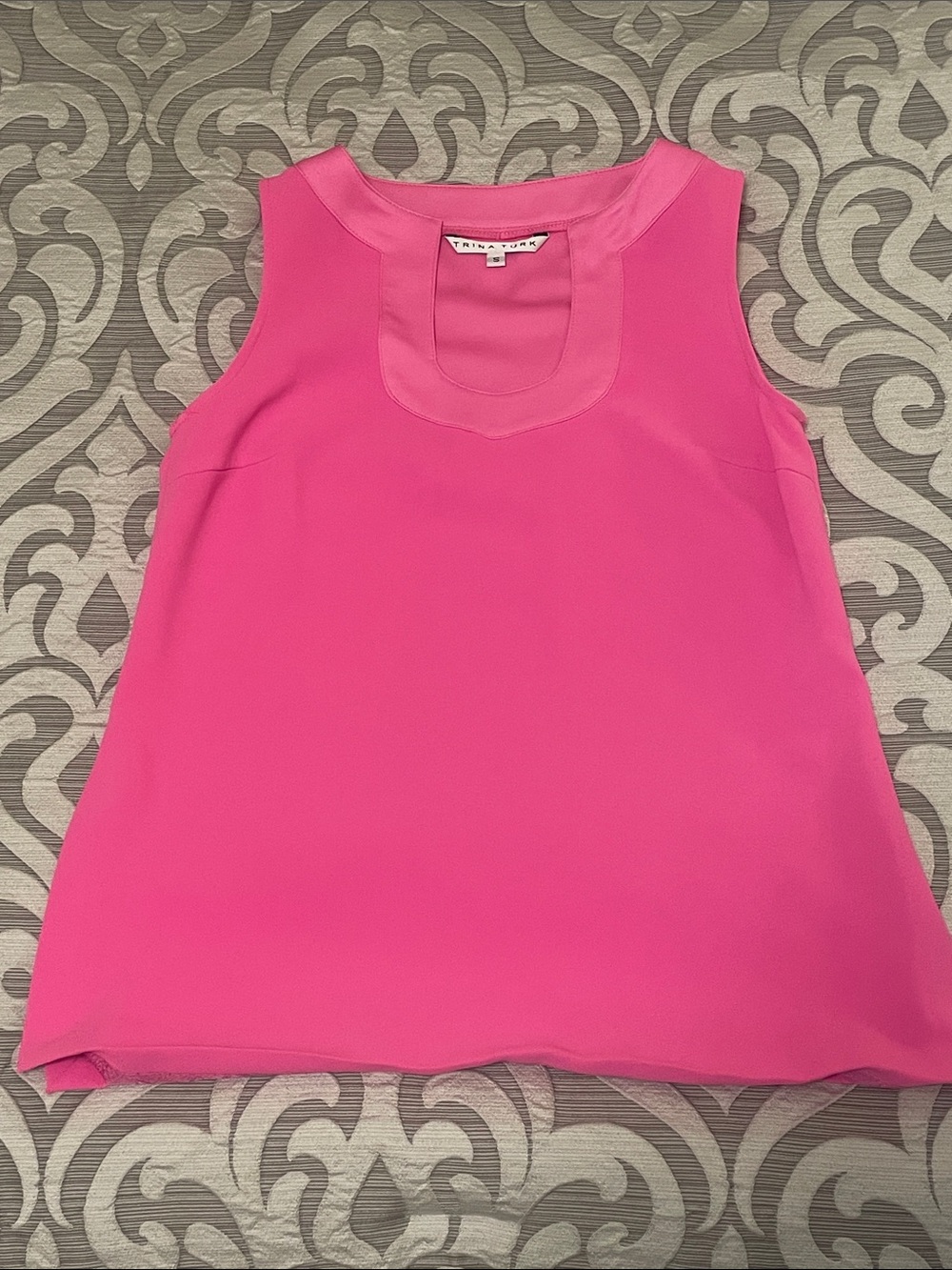Trina Turk Pink Top Size Small - hem is coming undone at bottom